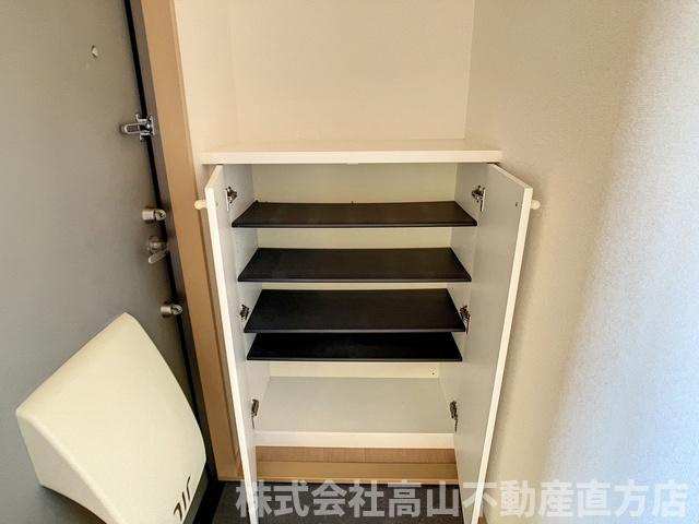 ファミリーヒルズ星ヶ丘Ⅱの玄関