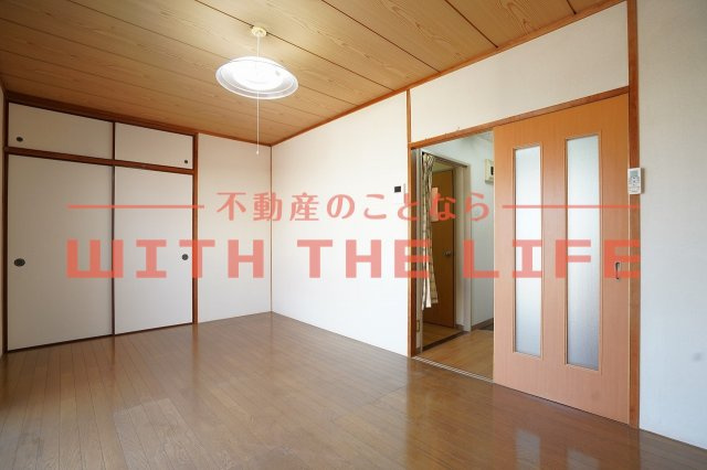 アールズプレイス城南【キャッシュバック対象物件】の洋室|使いやすいリビングです