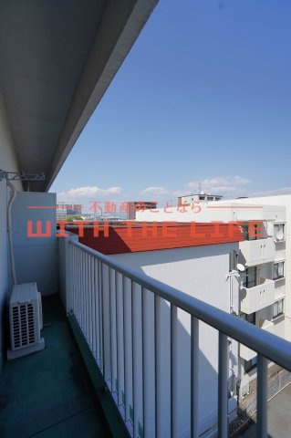 アールズプレイス城南【キャッシュバック対象物件】のバルコニー|外からの目が気にならないバルコニーで洗濯物が干せます