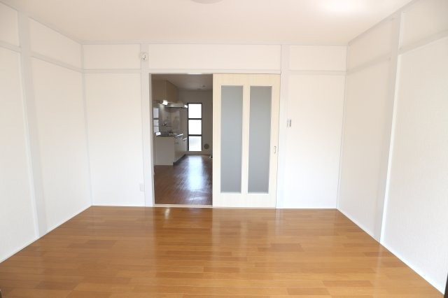 キャッスルロゼの洋室