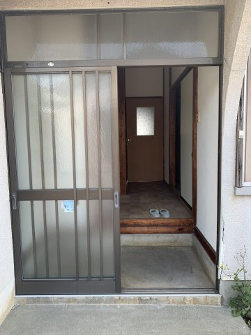 駿河台一戸建の玄関