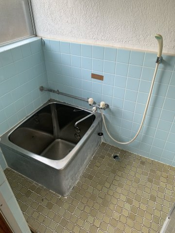 駿河台一戸建の浴室