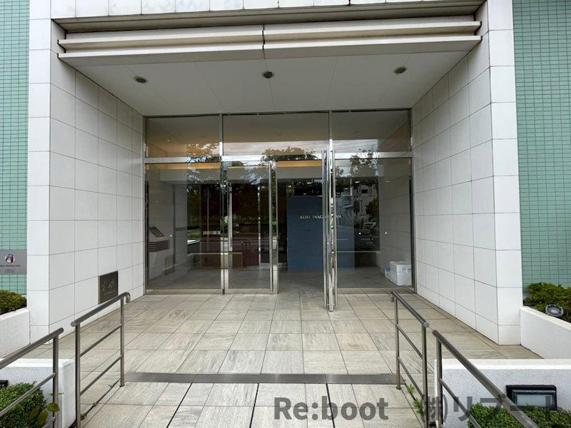 アリーム稲毛海岸のエントランス