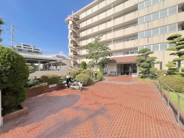 福陵ハイデンスのエントランス