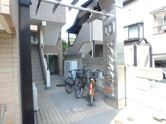 【エントランス】 | 落ち着いたエントランスです