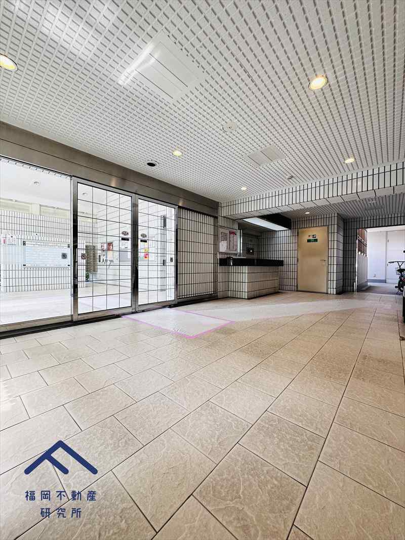 アンピール空港通り一号館のエントランス