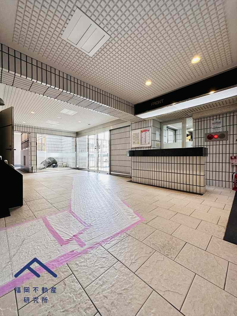 アンピール空港通り一号館のエントランス