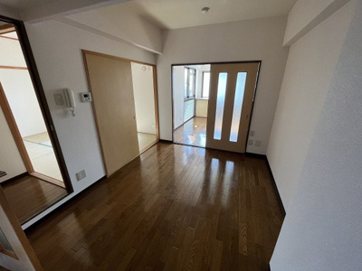 【居間・リビング】 | プロスペリティ | ゆったりとした居間です