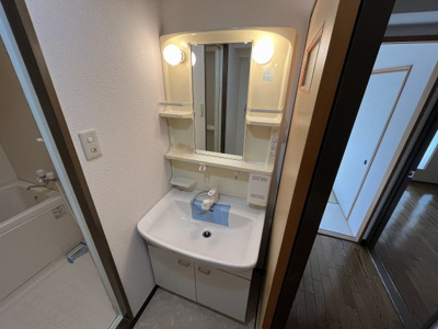 【独立洗面台】 | プロスペリティ | 朝の身支度には欠かせない独立洗面化粧台