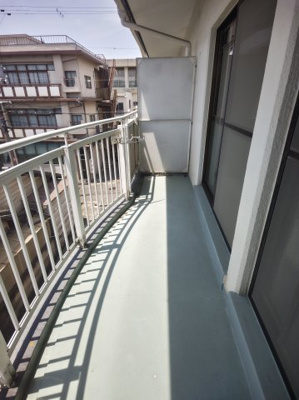 【バルコニー】 | NJマンション本町 | お洗濯にも便利なバルコニー付き