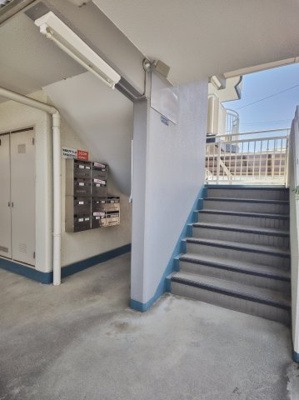 【ロビー】 | NJマンション本町 | 清潔なロビーです