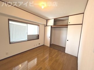 【洋室】 | コーポシェイーネ7階部分！明るく広々とした玄関が魅力です♪リフォーム済みですぐに新しい生活が送れます | コーポシェイーネ7階部分！明るく広々とした玄関が魅力です♪リフォーム済みですぐに新しい生活が送れます♪
