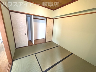 【和室】 | コーポシェイーネ7階部分！明るく広々とした玄関が魅力です♪リフォーム済みですぐに新しい生活が送れます | コーポシェイーネ7階部分！明るく広々とした玄関が魅力です♪リフォーム済みですぐに新しい生活が送れます♪