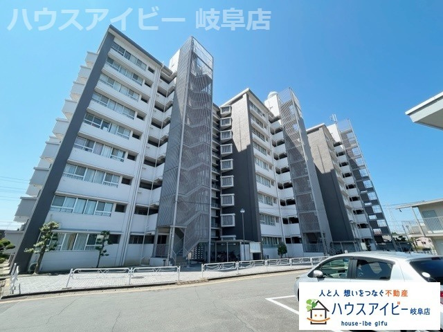 コーポシェイーネ7階部分！明るく広々とした玄関が魅力です♪リフォーム済みですぐに新しい生活が送れます707の画像