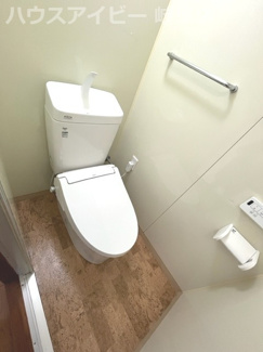 【トイレ】 | コーポシェイーネ7階部分！明るく広々とした玄関が魅力です♪リフォーム済みですぐに新しい生活が送れます | コーポシェイーネ7階部分！明るく広々とした玄関が魅力です♪リフォーム済みですぐに新しい生活が送れます♪