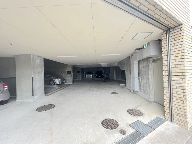 グランドール小笹の駐車場