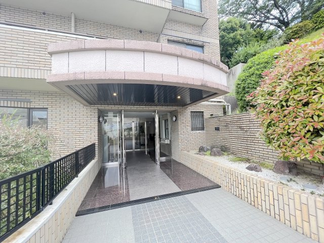 グランドール小笹のエントランス