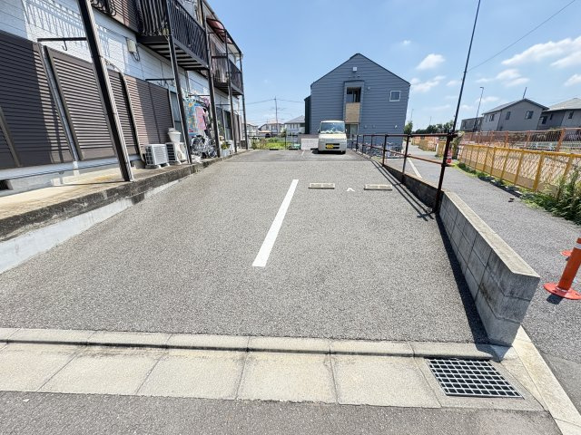 カギナカハイツAの駐車場