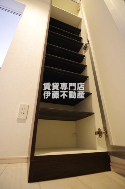 REGALEST Eleの収納|シューズボックス