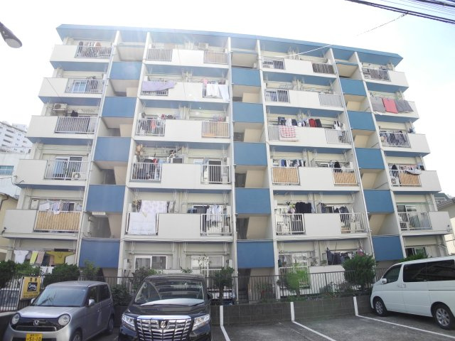 西大久保ローヤルコーポの外観