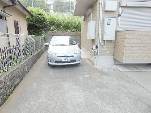 ローズ・クレストの駐車場