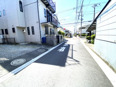 【前面道路含む現地写真】 | 成約（弊社売却専任）売却期間１年 | 前面道路含む現地写真です
