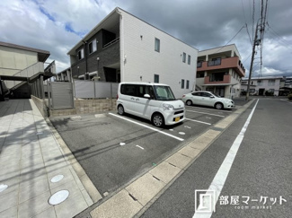 【駐車場】