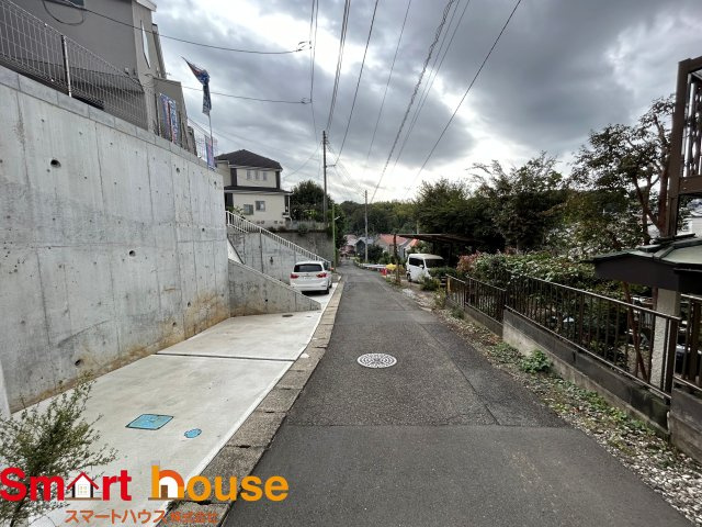 座間市入谷東【中原小・栗原中】座間駅徒歩、書斎、スーパー6分の前面道路含む現地写真