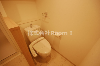 【トイレ】 | ＷｉｌｌＤｏ南森町 | 落ち着いた色調のトイレです
