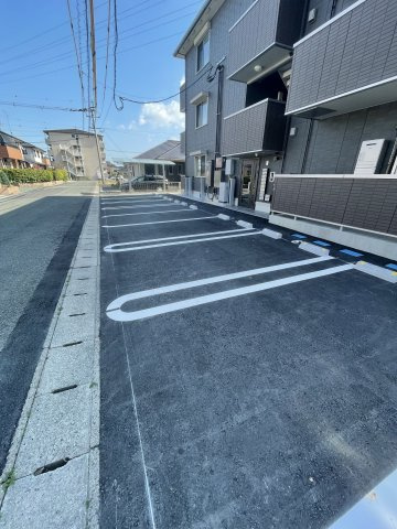 Fy-style Tamanaの駐車場