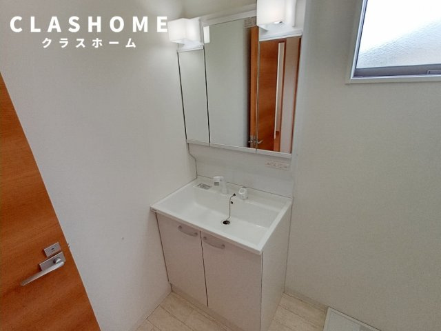 南天白一戸建ての洗面所