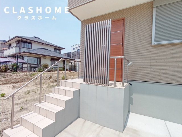 南天白一戸建てのエントランス