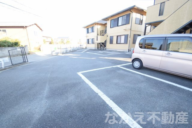 【駐車場】 | 駐車場があるので、車を買う予定の方も安心です