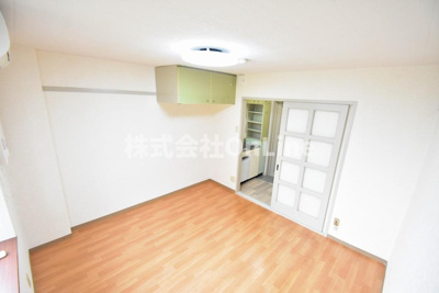 【居間・リビング】 | ロイヤル俊徳Ⅱ