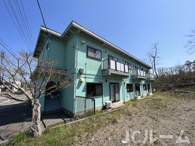 ルストーレ潟町の外観|外壁塗装中！緑→ライトブラウンへ