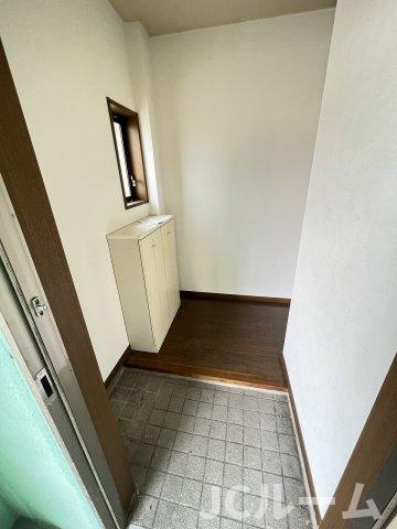 ルストーレ潟町の玄関