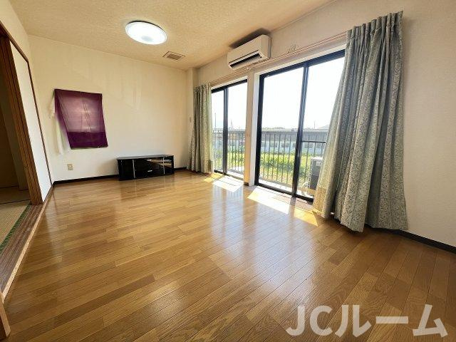長峰貸家の居間・リビング