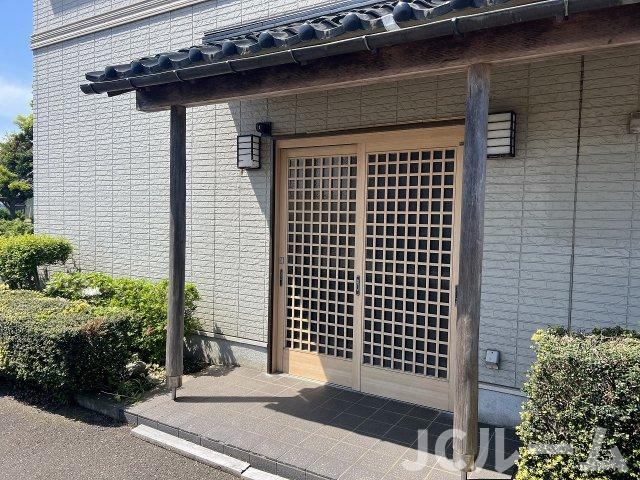 長峰貸家の玄関
