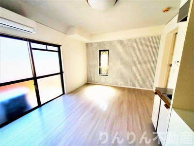 【居間・リビング】 | エステート木下 | こちらのリビングで趣味の時間をお楽しみください