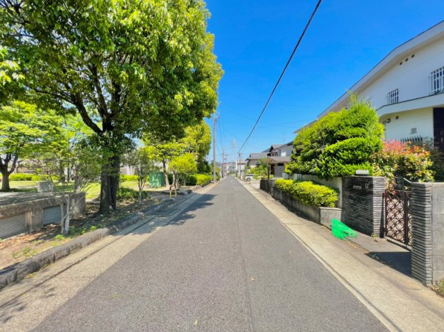 名東区よもぎ台一丁目土地の前面道路含む現地写真