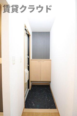 カサベルデの玄関|シューズボックス付きで靴もスッキリ収納！