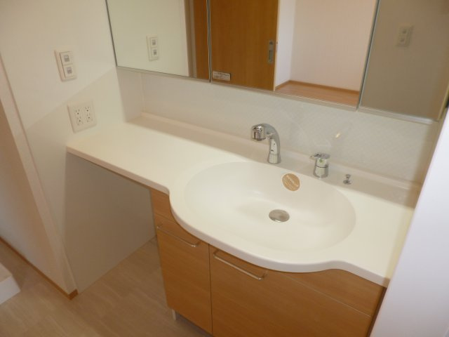 メゾンモナミの独立洗面台|洗髪洗面化粧台