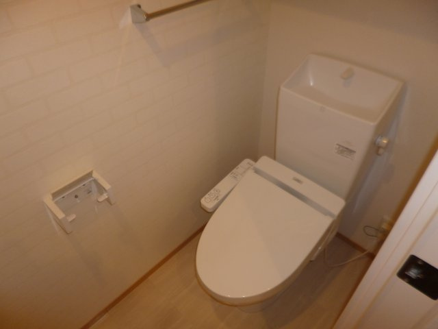 メゾンモナミのトイレ|シャワー付きトイレ