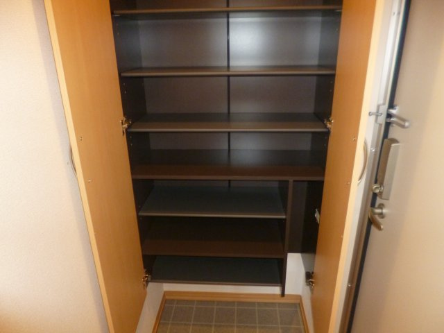 メゾンモナミの玄関|シューズボックス