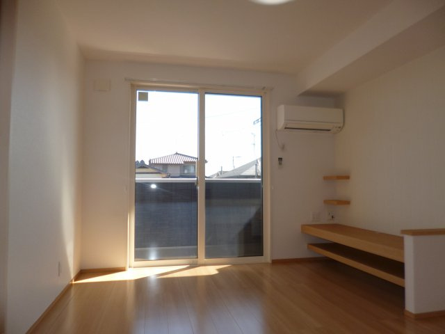 メゾンモナミの居間・リビング