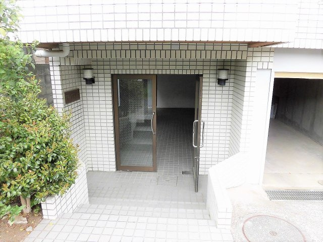 アネックス・レガのエントランス