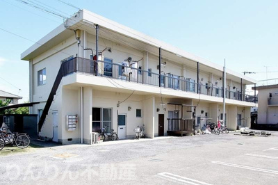 【駐車場】 | 薮内マンション | 駐車場に車を止められます