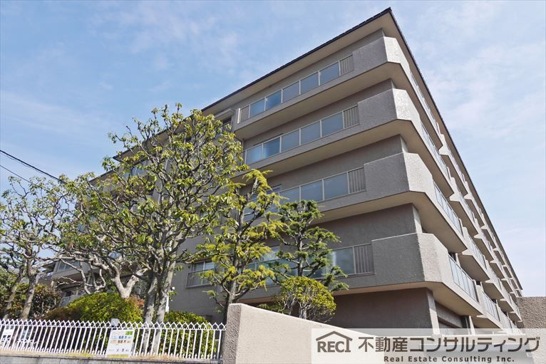 御影パーク・マンションの外観