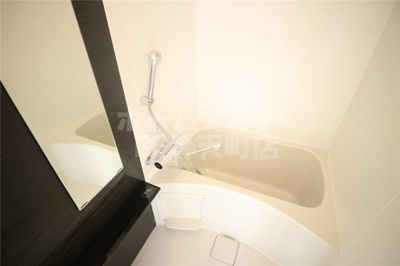 【浴室】 | エスリード大阪ドームシティ | コンパクトで使いやすいお風呂です