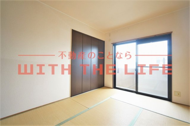 カンファート三潴 【キャッシュバック対象】の和室|明るい和室です